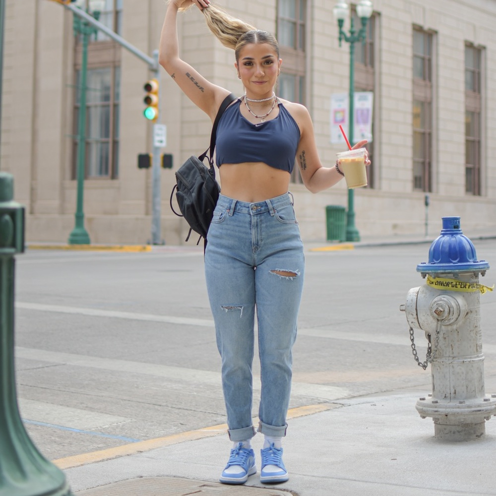 Meet your Posher, Alex